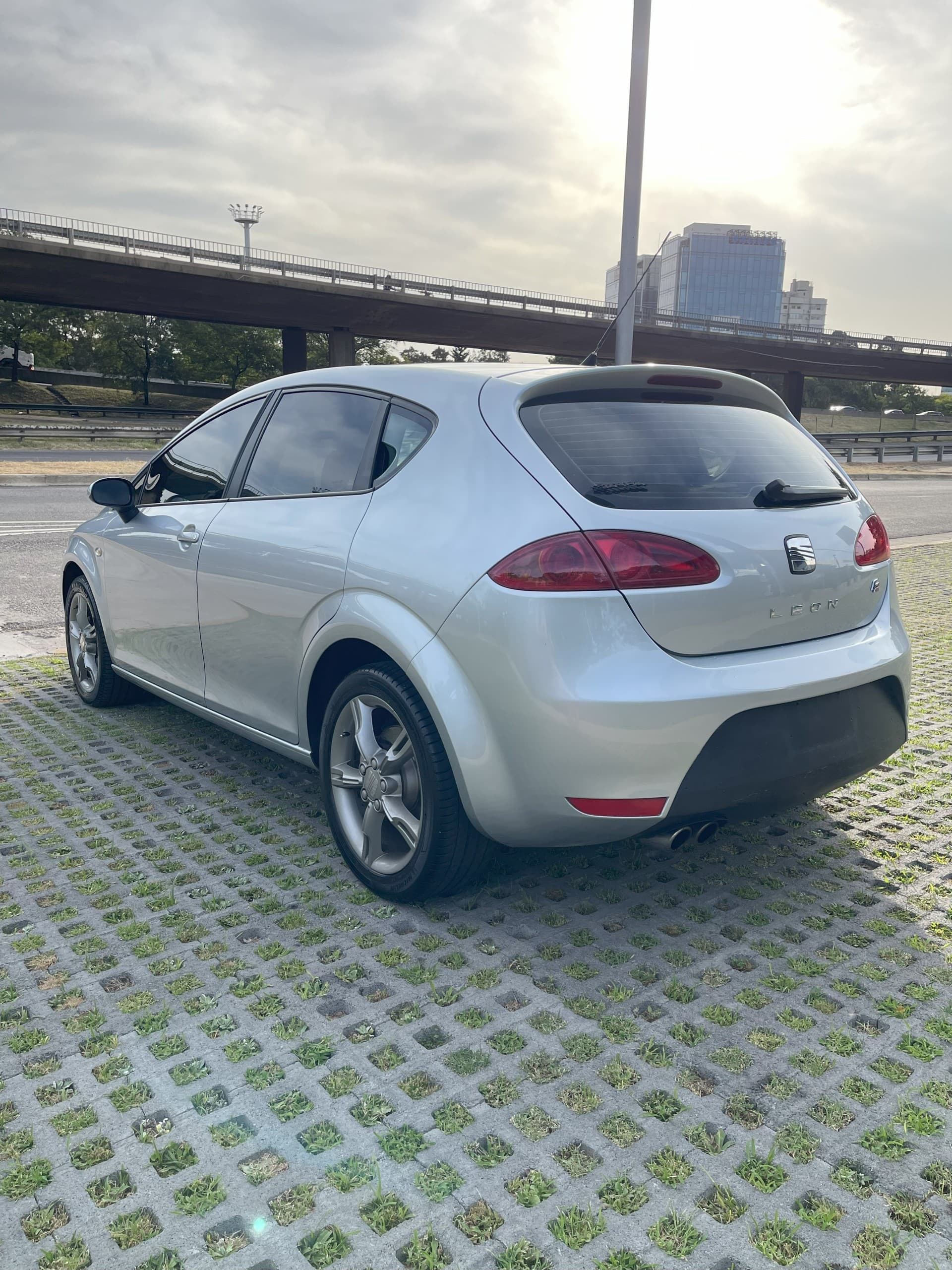 Leon FR