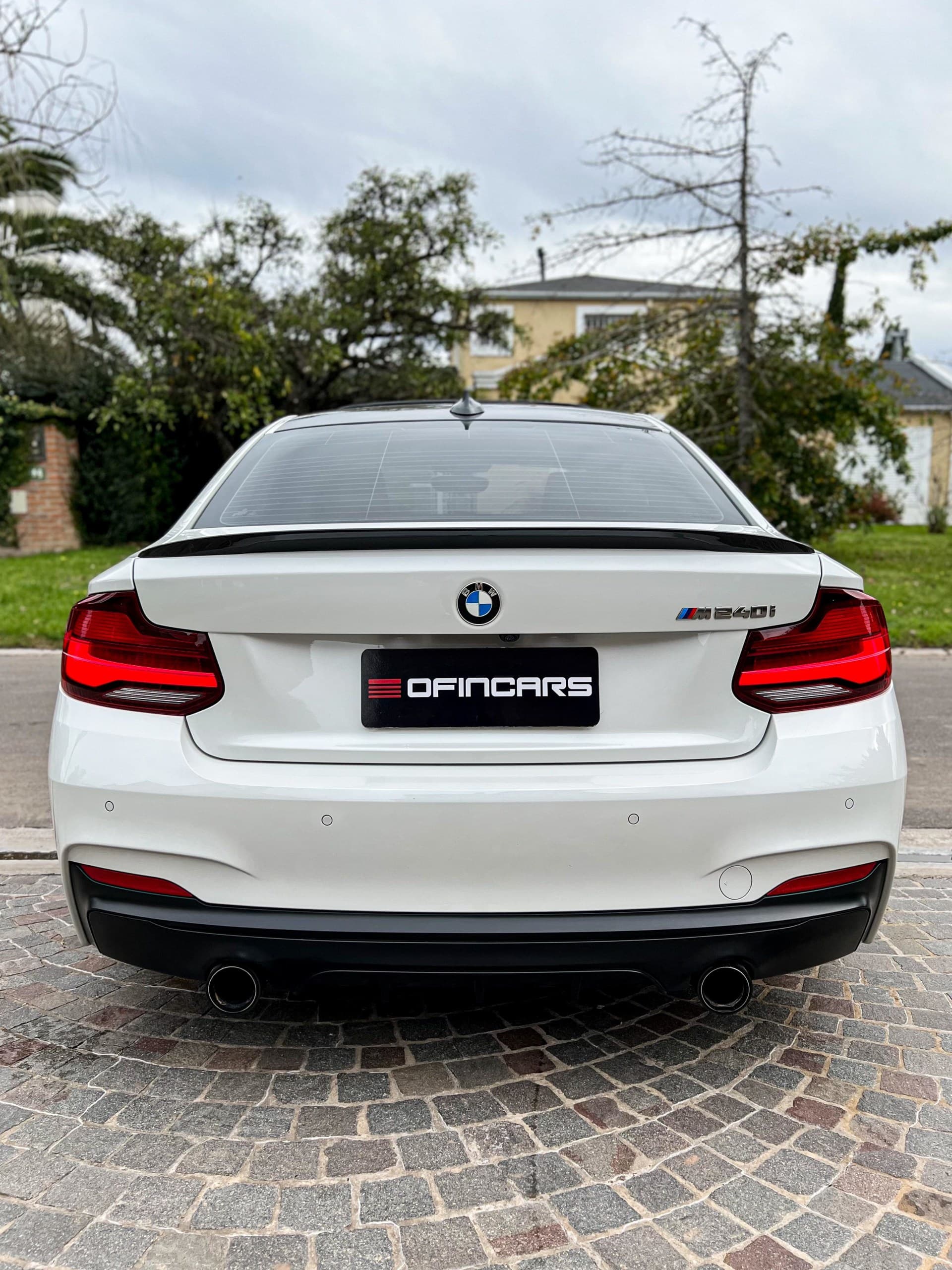 240i